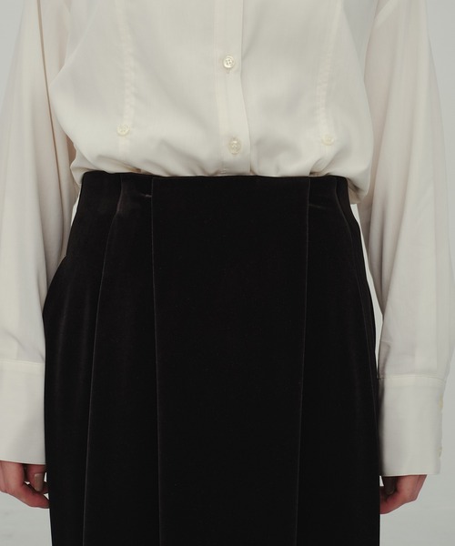 CITY TOKYO（シティトウキョウ）の「Velor Tuck Skirt/ベロアタックスカート（スカート・レディース・ブラック/ダークグレー・1/2）」の8枚目の写真
