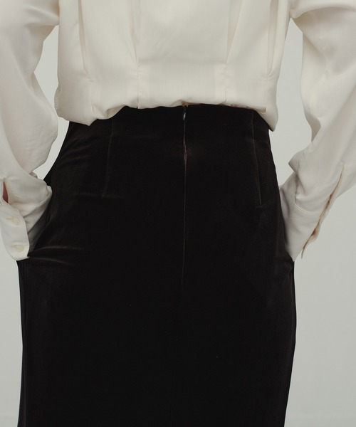 CITY TOKYO（シティトウキョウ）の「Velor Tuck Skirt/ベロアタックスカート（スカート・レディース・ブラック/ダークグレー・1/2）」の11枚目の写真