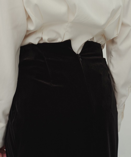 CITY TOKYO（シティトウキョウ）の「Velor Tuck Skirt/ベロアタックスカート（スカート・レディース・ブラック/ダークグレー・1/2）」の12枚目の写真