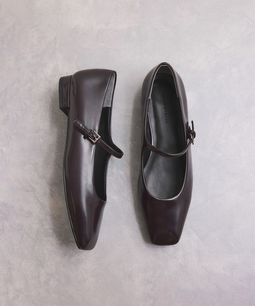 ADAM ET ROPE'（アダムエロペ）の「メリージェーンスクエアパンプス（パンプス・レディース・ブラック/ダークブラウン・24.5/24/23.5/23）」の2枚目の写真