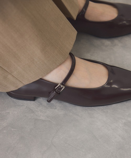 ADAM ET ROPE'（アダムエロペ）の「メリージェーンスクエアパンプス（パンプス・レディース・ブラック/ダークブラウン・24.5/24/23.5/23）」の4枚目の写真