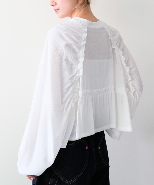 DOLLUPOOPS(ドールアップウップス)の「Back Frill Gathered Blouse(バックフリルギャザーブラウス)(シャツ/ブラウス・レディース・オフホワイト/ブラック・FREE)」の1枚目の写真