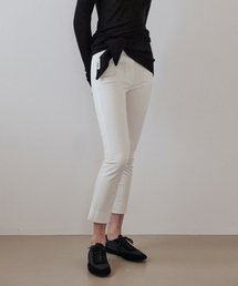 HANE（ハネ）の「[8部丈] クラシックカプリパンツ_Milk（スラックス）」