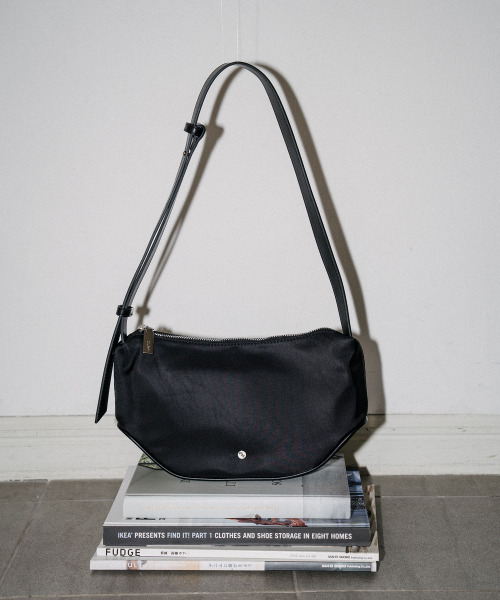 MUCU AND EBONY(ムクアンドエボニー)の「Dulcet Bag _ Black(メッセンジャーバッグ・レディース・その他・FREE)」の3枚目の写真