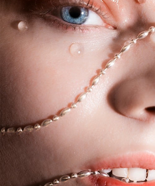 Fauvirame（フォーヴィレイム）の「Fern Ball Chain Necklace S（ネックレス・レディース・シルバー×ゴールド・ONE SIZE）」の5枚目の写真