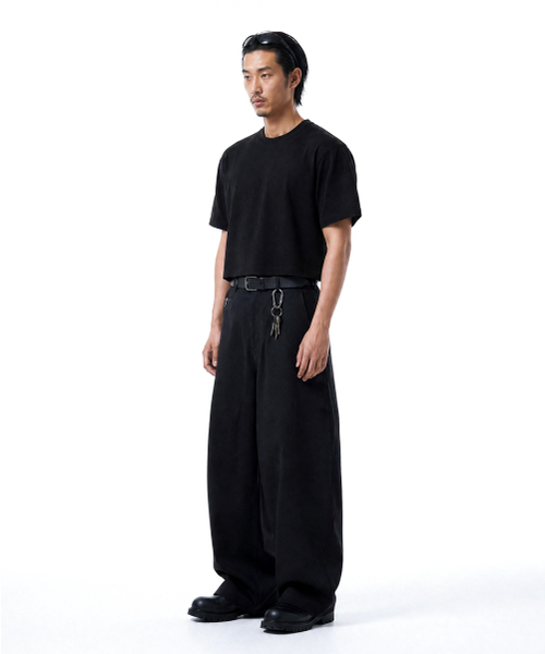 C WEAR BY THE GENIUS（シーウェアバイザジーニアス）の「ヘビーウェイト メンズ クロップTシャツ ブラック（Tシャツ/カットソー・メンズ・その他・SMALL/MEDIUM/LARGE/X-LARGE/XX-LARGE）」の2枚目の写真