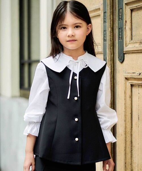 BeBe(ベベ)の「ダブルクロスパールボタンフレアベスト(ベスト・キッズ・ネイビー/ブラック・120cm/110cm/130cm/150cm/140cm)」の3枚目の写真