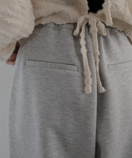 hellam(へラム)の「ボンディングタックワイドパンツ(スラックス・レディース・杢グレー/ブラック/ブラウン/チャコール・FREE)」の11枚目の写真