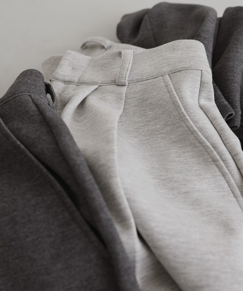 hellam(へラム)の「ボンディングタックワイドパンツ(スラックス・レディース・杢グレー/ブラック/ブラウン/チャコール・FREE)」の7枚目の写真