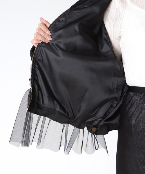 Three Four Time（ｽﾘｰﾌｫｰﾀｲﾑ）の「デニムチュールドッキングブルゾン（ブルゾン・レディース・ブラック・FREE）」の20枚目の写真