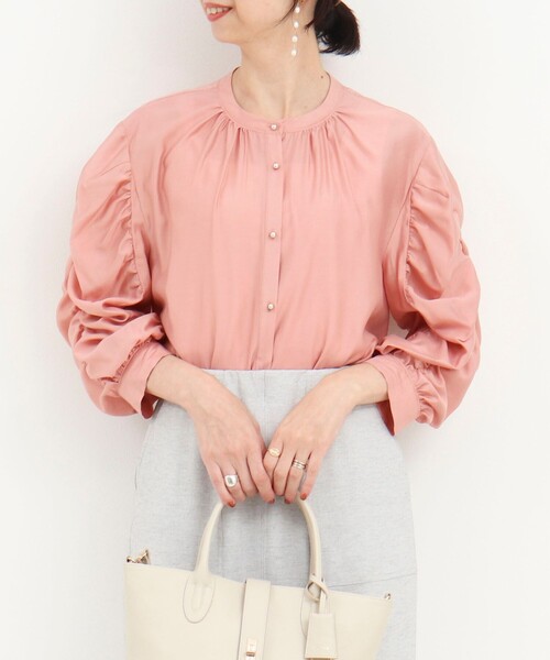 NOLLEY’S（ノーリーズ）の「シルキーローン袖ギャザーブラウス（シャツ/ブラウス・レディース・キナリ/ライトグリーン/サーモンピンク・38）」の3枚目の写真