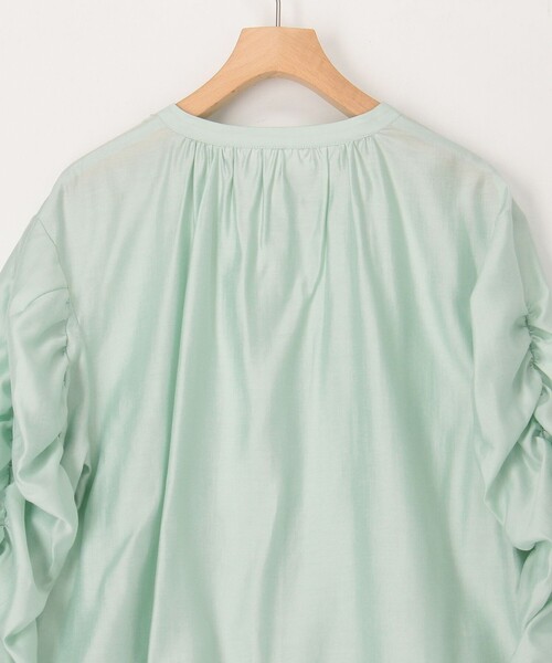 NOLLEY’S（ノーリーズ）の「シルキーローン袖ギャザーブラウス（シャツ/ブラウス・レディース・キナリ/ライトグリーン/サーモンピンク・38）」の5枚目の写真