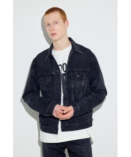 AZUL by moussy(アズールバイマウジー)の「サードタイプデニムジャケット(デニムジャケット・メンズ・ブラック/ブルー・LARGE/MEDIUM/SMALL)」の5枚目の写真