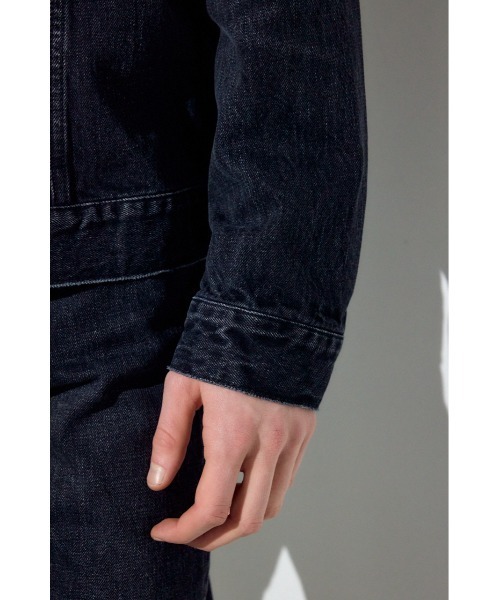 AZUL by moussy(アズールバイマウジー)の「サードタイプデニムジャケット(デニムジャケット・メンズ・ブラック/ブルー・LARGE/MEDIUM/SMALL)」の12枚目の写真