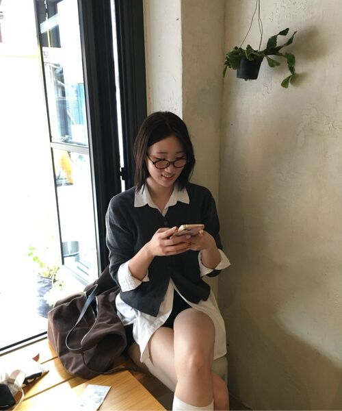 MUSINSA STANDARD WOMAN（ムシンサスタンダードウーマン）の「ウィメンズ シンセティックスウェード スラウチ ショルダーバッグ [ダークブラウン]（ショルダーバッグ・レディース・その他・FREE）」の17枚目の写真