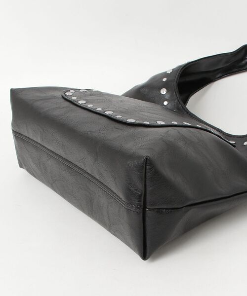 AUREN（オーレン）の「【ユニセックス】スタッズワンショルダーバッグ/軽量/カジュアル/モード（ショルダーバッグ・レディース・ホワイト/ブラック/ブラウン・FREE）」の10枚目の写真