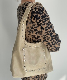 AUREN | 【ユニセックス】スタッズワンショルダーバッグ/軽量/カジュアル/モード(ショルダーバッグ)