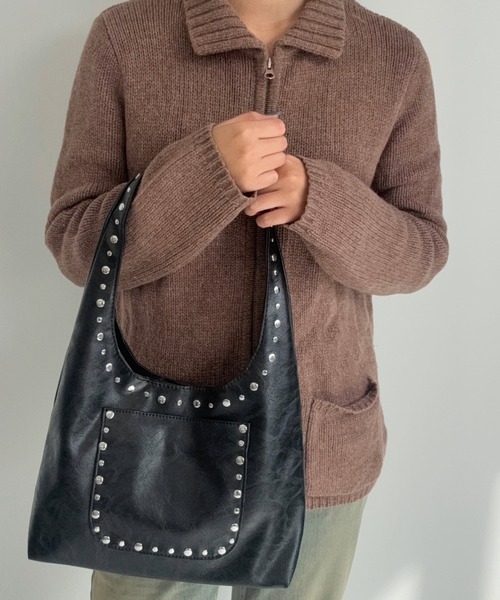 AUREN（オーレン）の「【ユニセックス】スタッズワンショルダーバッグ/軽量/カジュアル/モード（ショルダーバッグ・レディース・ホワイト/ブラック/ブラウン・FREE）」の15枚目の写真