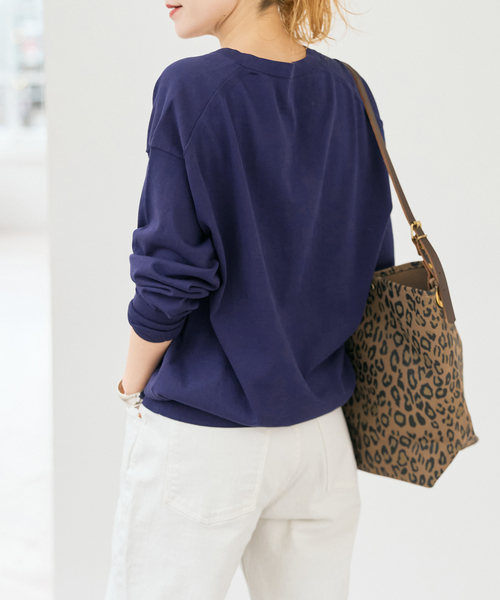 Spick & Span（スピックアンドスパン）の「Emil cotoni Vネックプルオーバー（ニット/セーター・レディース・キャメル/ピンク系その他/ネイビー・FREE）」の22枚目の写真