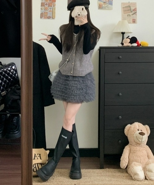 gossip！ロサンゼルス（ゴシップロサンゼルス）の「【Y2Kガーリー】レトロ チュールフリル ティアードミニスカート（スカート・レディース・オフホワイト/ブラウン/ブラック/グレー・FREE）」の8枚目の写真