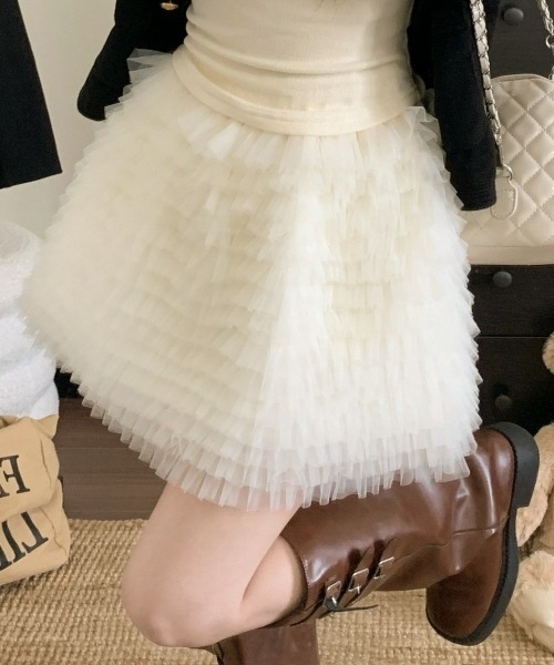 gossip！ロサンゼルス（ゴシップロサンゼルス）の「【Y2Kガーリー】レトロ チュールフリル ティアードミニスカート（スカート・レディース・オフホワイト/ブラウン/ブラック/グレー・FREE）」の22枚目の写真