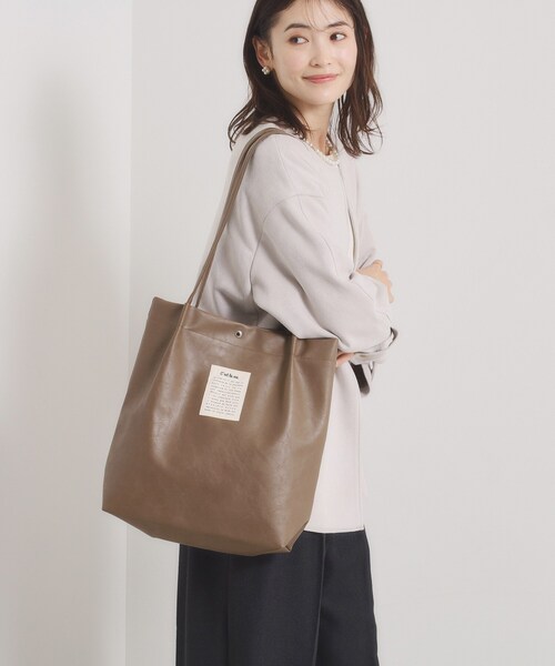 ITS'DEMO（イッツデモ）の「【A4対応】合皮ハンドルタックトート（トートバッグ・レディース・ブラック/ピンク系/ダークブラウン/ブロンズ/グレー/シルバー・00）」の13枚目の写真