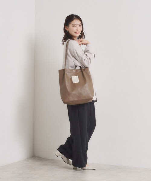 ITS'DEMO（イッツデモ）の「【A4対応】合皮ハンドルタックトート（トートバッグ・レディース・ブラック/ピンク系/ダークブラウン/ブロンズ/グレー/シルバー・00）」の14枚目の写真