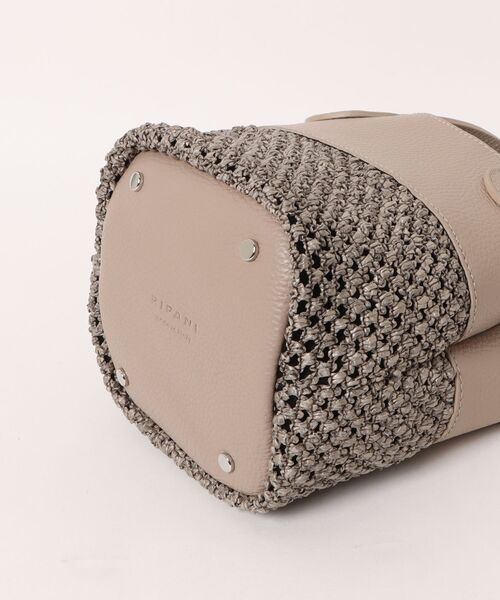 RIPANI(リパーニ)の「【RIPANI】サマーメッシュ レザーコンビスモール2WAYバッグ(Q66438)(ハンドバッグ・レディース・ベージュ系その他・ALL)」の3枚目の写真