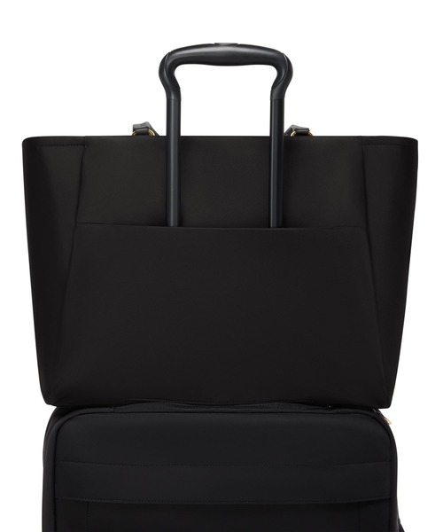 TUMI(トゥミ)の「VOYAGEUR 「ヴァレッタ」ラージ・トート(A4/PC15インチまで対応)(トートバッグ・レディース・インディゴブルー/ブラック×グレー/ブラック×ゴールド・FREE)」の9枚目の写真