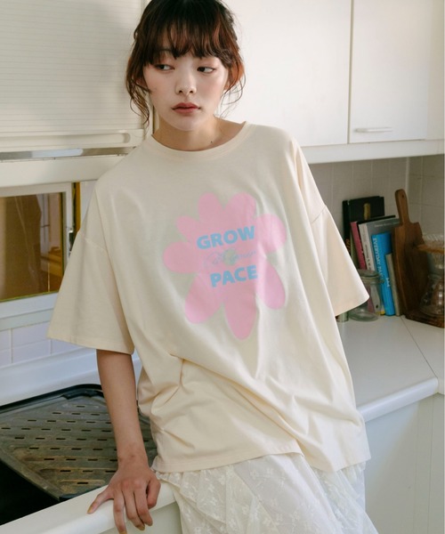 PILIT(ピリット)の「flower×logo tee(Tシャツ/カットソー・レディース・アイボリー/オフホワイト/ピンク・MEDIUM)」の2枚目の写真