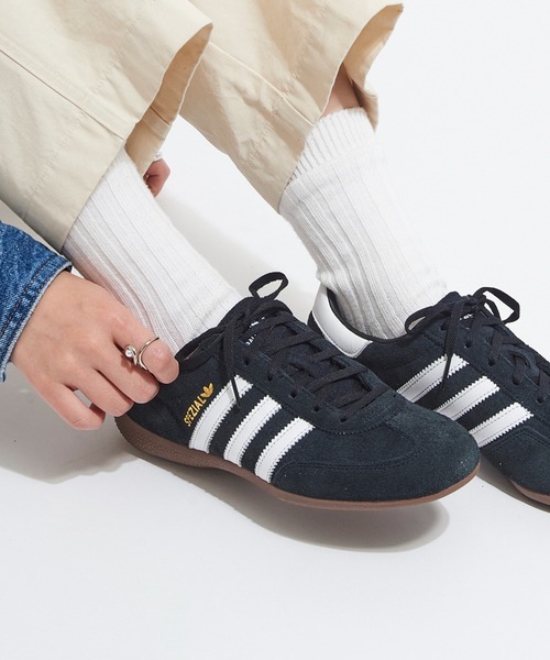 adidas(アディダス)の「【adidas】HANDBALL SPEZIAL LO PRO W(スニーカー・レディース・ブラック・23cm/23.5cm/24cm/24.5cm/25cm)」の1枚目の写真