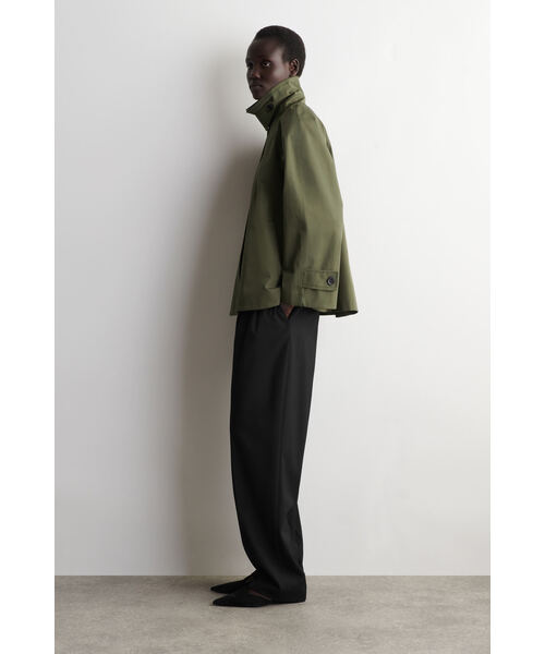 COS（コス）の「Aライン コットンツイルジャケット（その他アウター・レディース・カーキ・XS/S/M/L）」の3枚目の写真