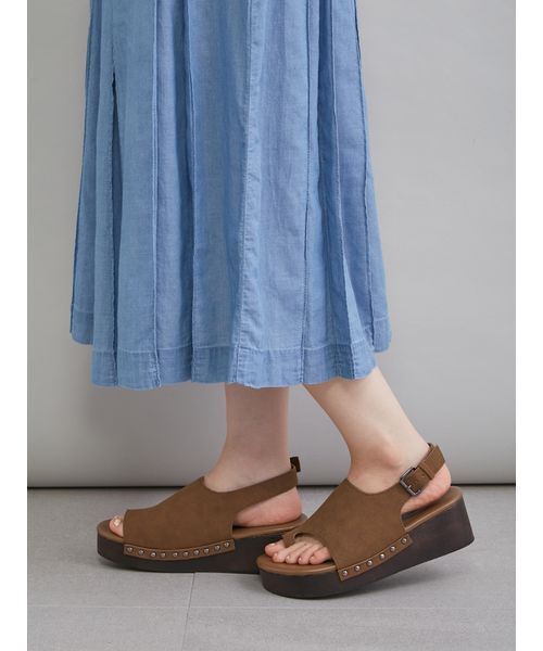 Mila Owen(ミラオーウェン)の「トングサンダル(サンダル・レディース・ダークブラウン/キャメル/イエロー・38/37/36)」の3枚目の写真