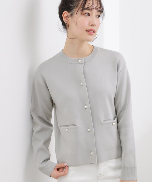 grove(グローブ)の「【SETUP対応】パール調釦ニットカーディガン(カーディガン/ボレロ・レディース・ネイビー/グレー/ベビーピンク・03/02/01/05/04)」の4枚目の写真