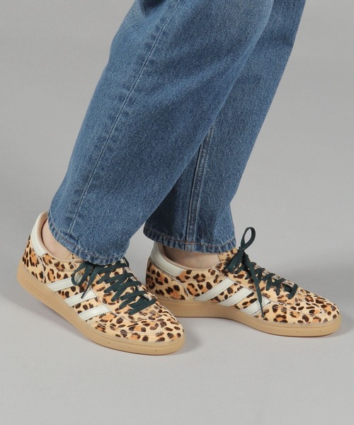 adidas(アディダス)の「【adidas(アディダス)】Handball Spezial(その他シューズ・レディース・ベージュ・24.5cm/23.5cm)」の2枚目の写真