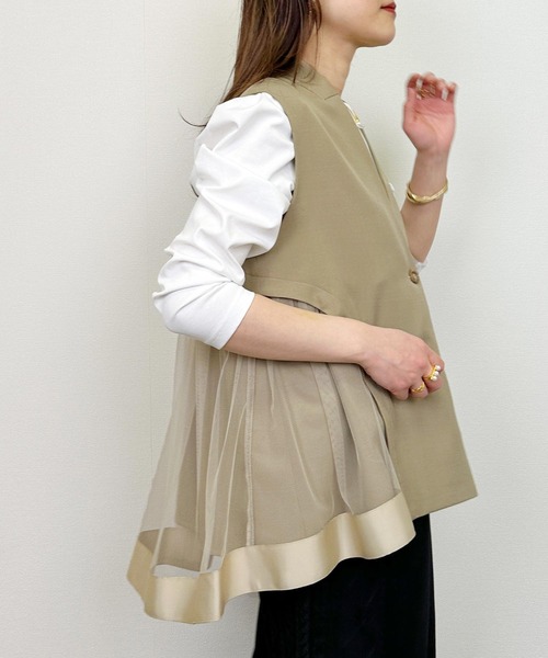 LUGIVA(ルギヴァ)の「バックチュールベスト(ベスト・レディース・ベージュ/ブラック・M)」の14枚目の写真