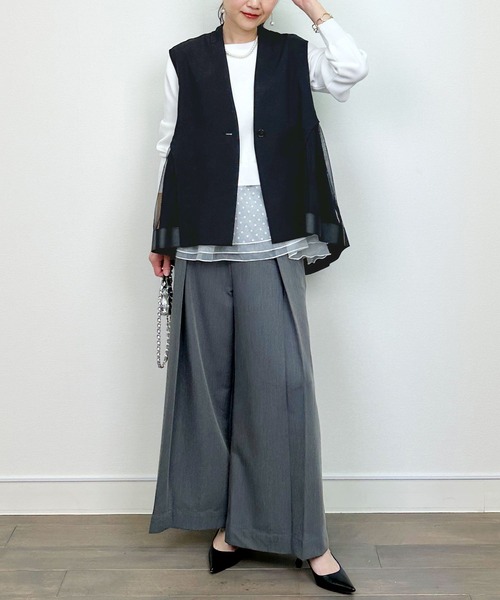 LUGIVA(ルギヴァ)の「バックチュールベスト(ベスト・レディース・ベージュ/ブラック・M)」の8枚目の写真