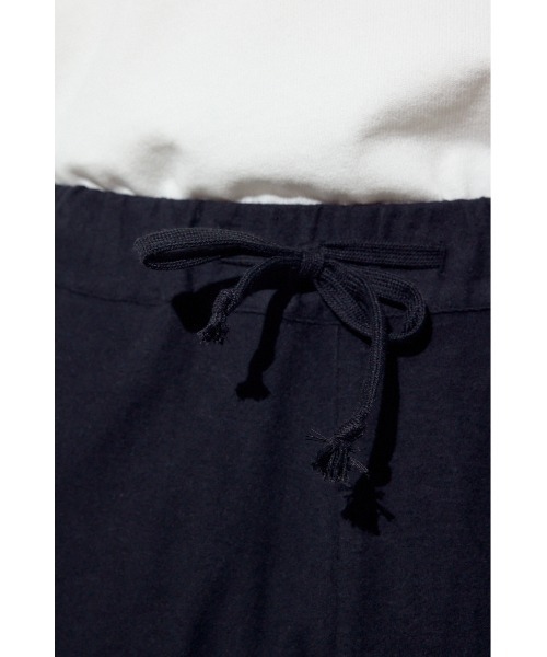 AZUL by moussy(アズールバイマウジー)の「リラックスソフトタッチパンツ(スラックス・メンズ・ブラック/ベージュ/ブラウン・MEDIUM/LARGE)」の13枚目の写真
