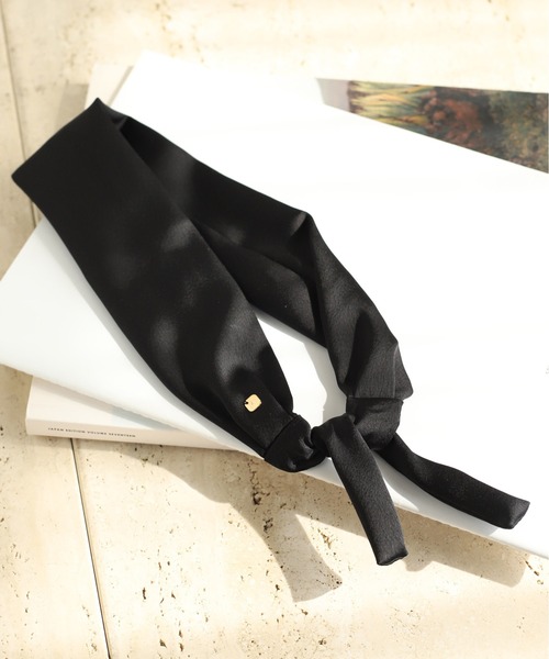 ANEMONE（アネモネ）の「サテンターバン（ヘアバンド・レディース・ブラック/ベージュ・FREE）」の2枚目の写真