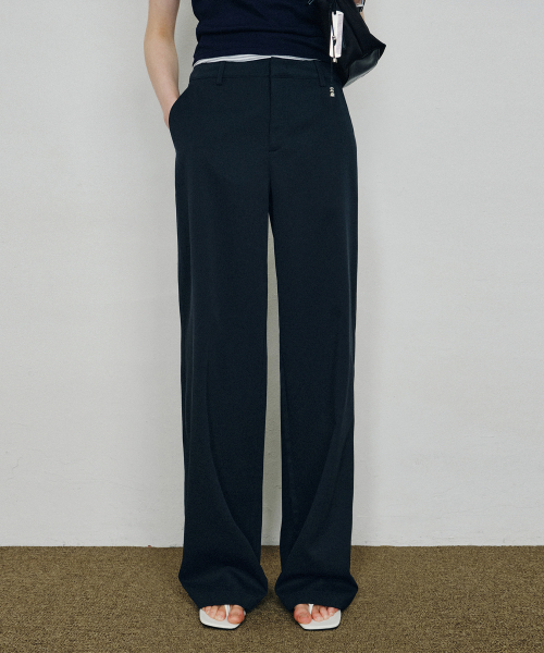 MONGDOL(モンドル)の「エッセンシャルストレートパンツネイビー MDPT051NAVY(スラックス・レディース・その他・SMALL/MEDIUM/LARGE)」の5枚目の写真