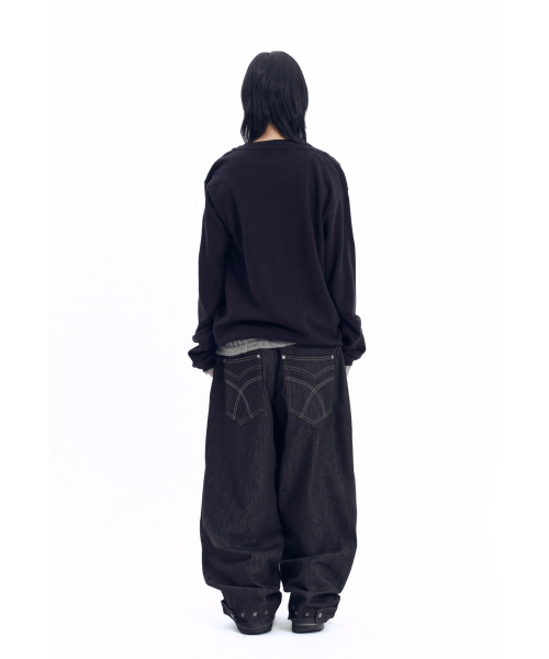 AAKAM(アーカム)の「Layered V-Neck Knit (Black)(ニット/セーター・レディース・その他・1/2)」の8枚目の写真