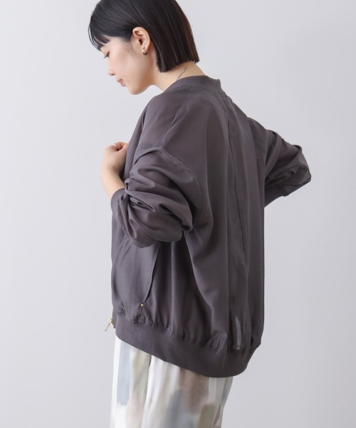 Bou Jeloud(ブージュルード)の「シアーMA1 ブルゾン(ブルゾン・レディース・チャコールグレー/モカ/ミント・38)」の21枚目の写真