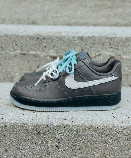 W AIR FORCE 1 '07 LV8 FMME IR5690-256（スニーカー）｜NIKE（ナイキ