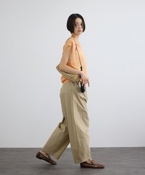 SALON adam et rope'（サロン アダム エ ロペ）の「コットンリネンシアーVネックベスト（ベスト・レディース・ブラック/オレンジ系その他/ベージュ・FREE）」の14枚目の写真