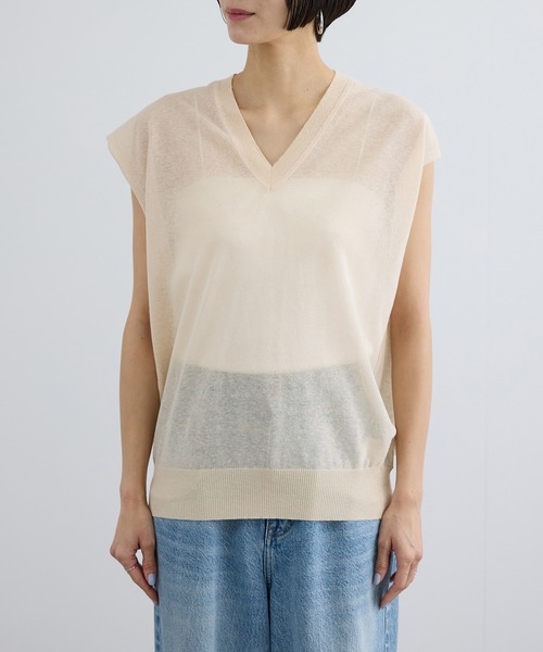 SALON adam et rope'（サロン アダム エ ロペ）の「コットンリネンシアーVネックベスト（ベスト・レディース・ブラック/オレンジ系その他/ベージュ・FREE）」の18枚目の写真