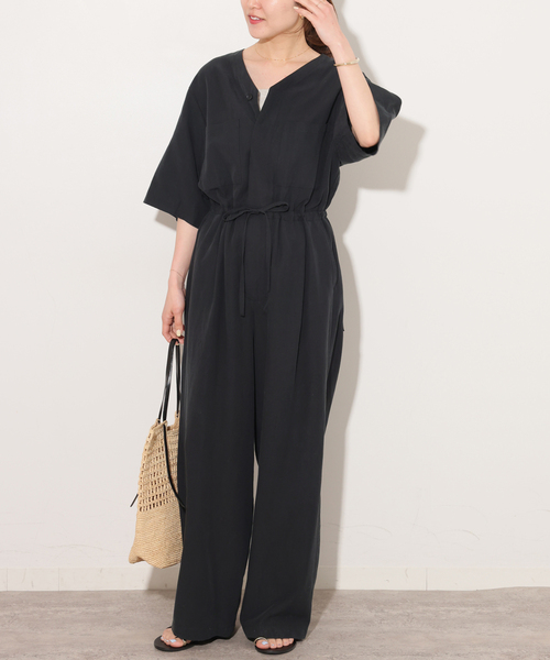 JOURNAL STANDARD relume（ジャーナルスタンダード　レリューム）の「Vネックオールインワン（つなぎ/オールインワン・レディース・ブラウン/ネイビー・38/36）」の2枚目の写真