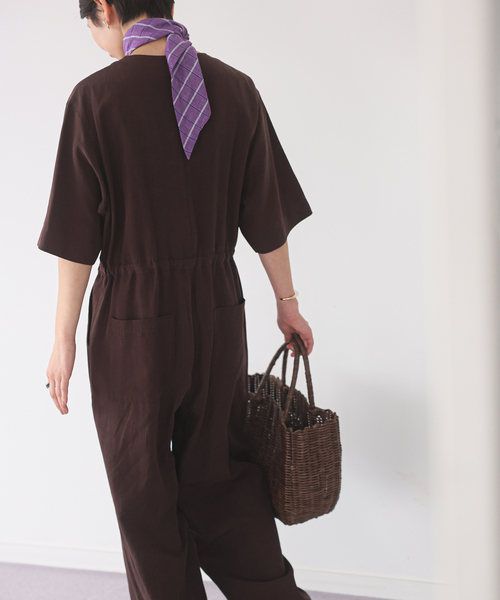 JOURNAL STANDARD relume（ジャーナルスタンダード　レリューム）の「Vネックオールインワン（つなぎ/オールインワン・レディース・ブラウン/ネイビー・38/36）」の4枚目の写真