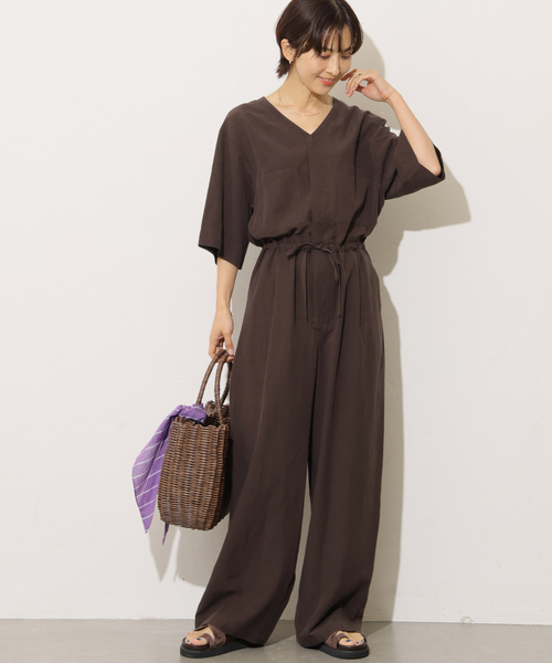 JOURNAL STANDARD relume（ジャーナルスタンダード　レリューム）の「Vネックオールインワン（つなぎ/オールインワン・レディース・ブラウン/ネイビー・38/36）」の6枚目の写真