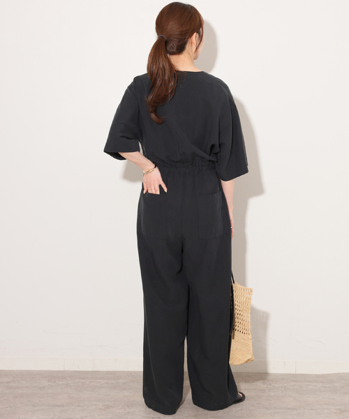 JOURNAL STANDARD relume（ジャーナルスタンダード　レリューム）の「Vネックオールインワン（つなぎ/オールインワン・レディース・ブラウン/ネイビー・38/36）」の16枚目の写真