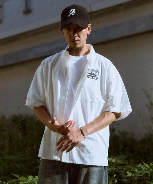 Subciety(サブサエティ)の「Square tail patch shirt(シャツ/ブラウス・メンズ・ブラック/ホワイト/ブルー・X-LARGE/LARGE/MEDIUM/SMALL)」の1枚目の写真